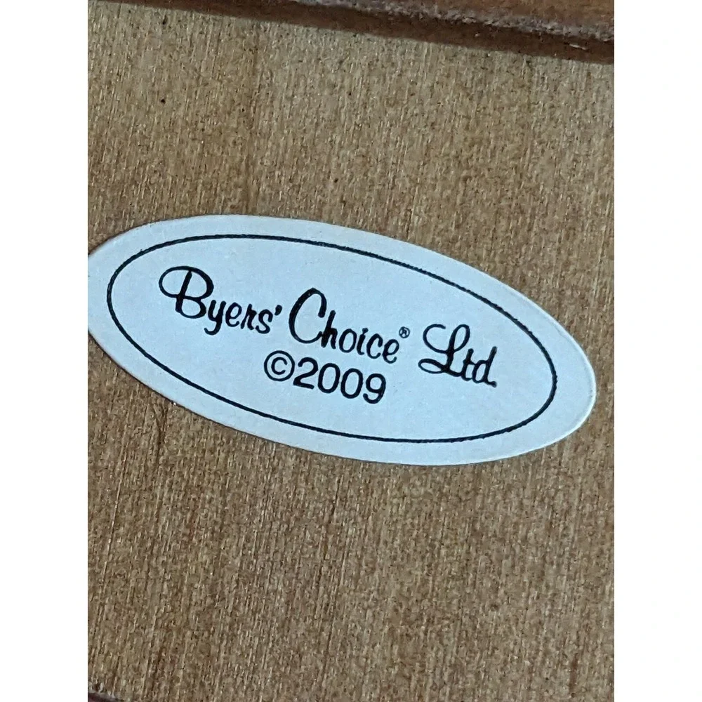 2009 Byers Choice Round Side Table With Sweets Gingerbread Santa Mug Letter
